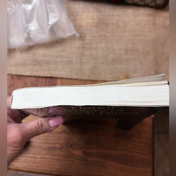 MLA Handbook 5th Edition. Very good condition . - Picture 5 of 5